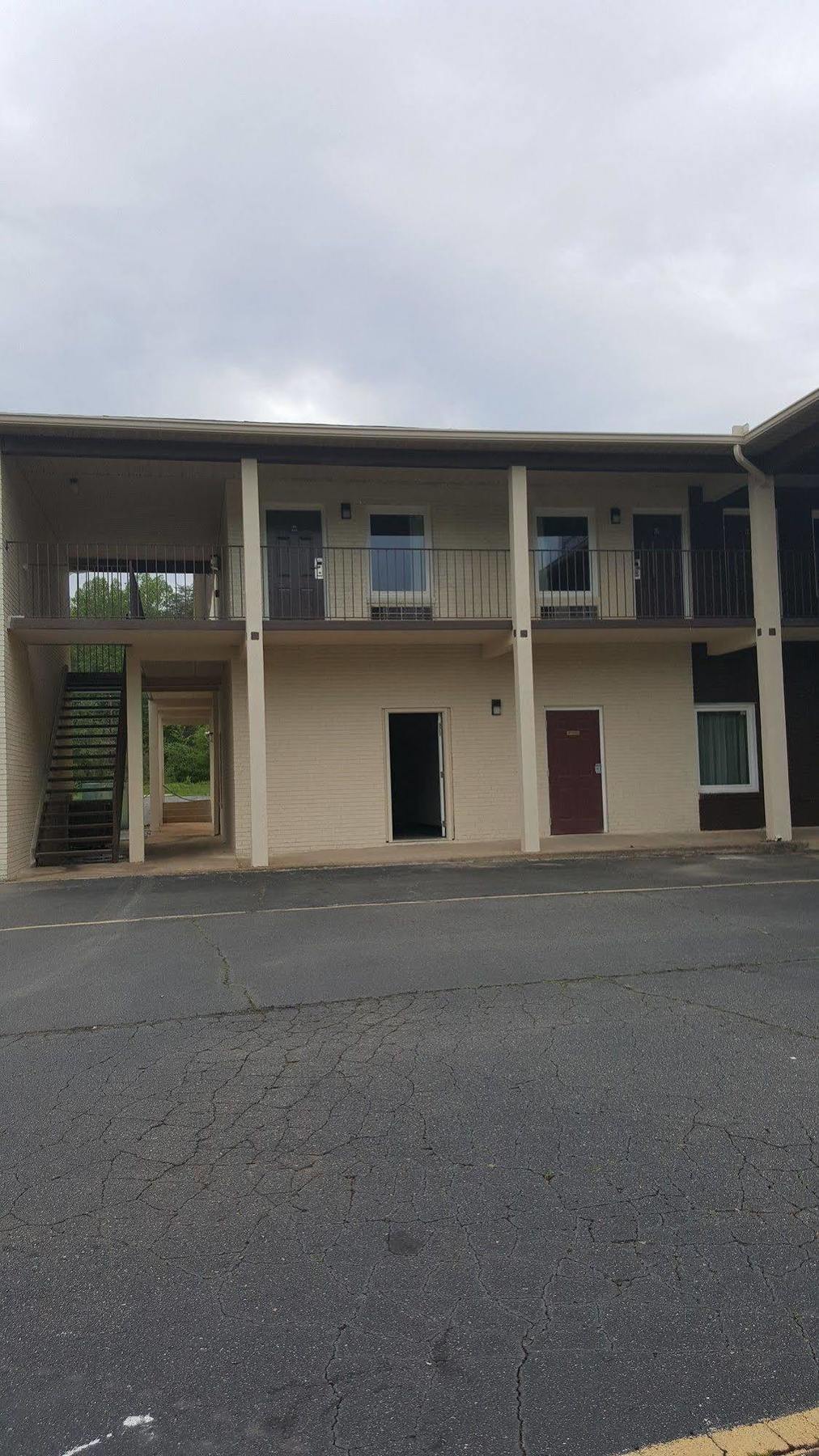 Econo Lodge 프레스트시티 외부 사진