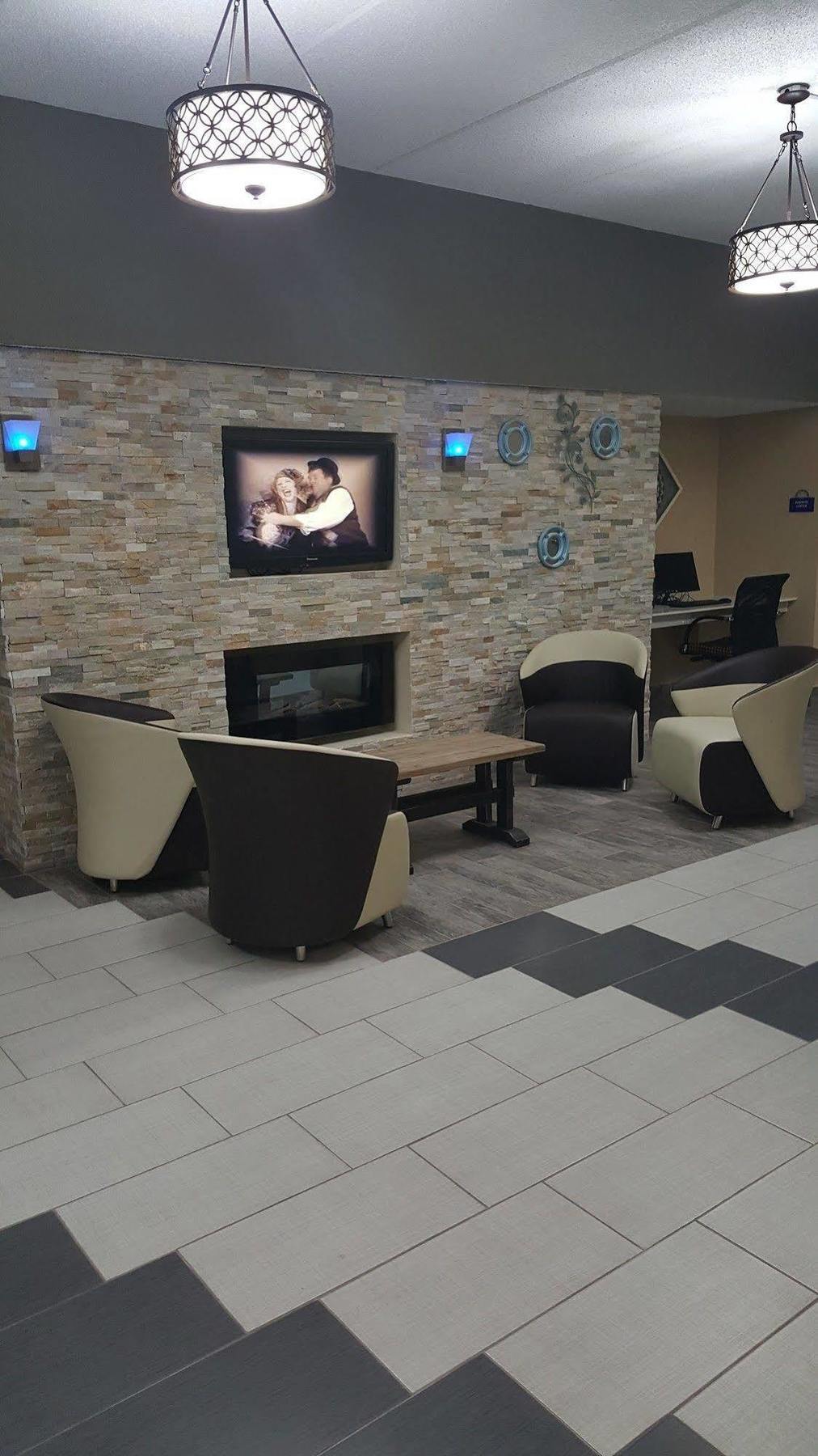 Econo Lodge 프레스트시티 외부 사진