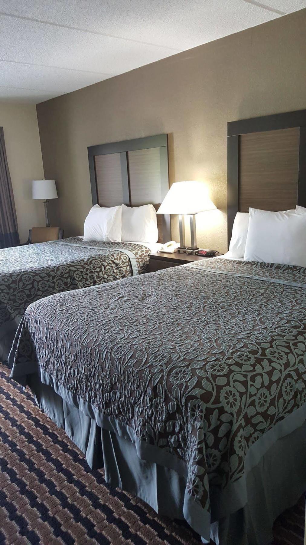 Econo Lodge 프레스트시티 외부 사진